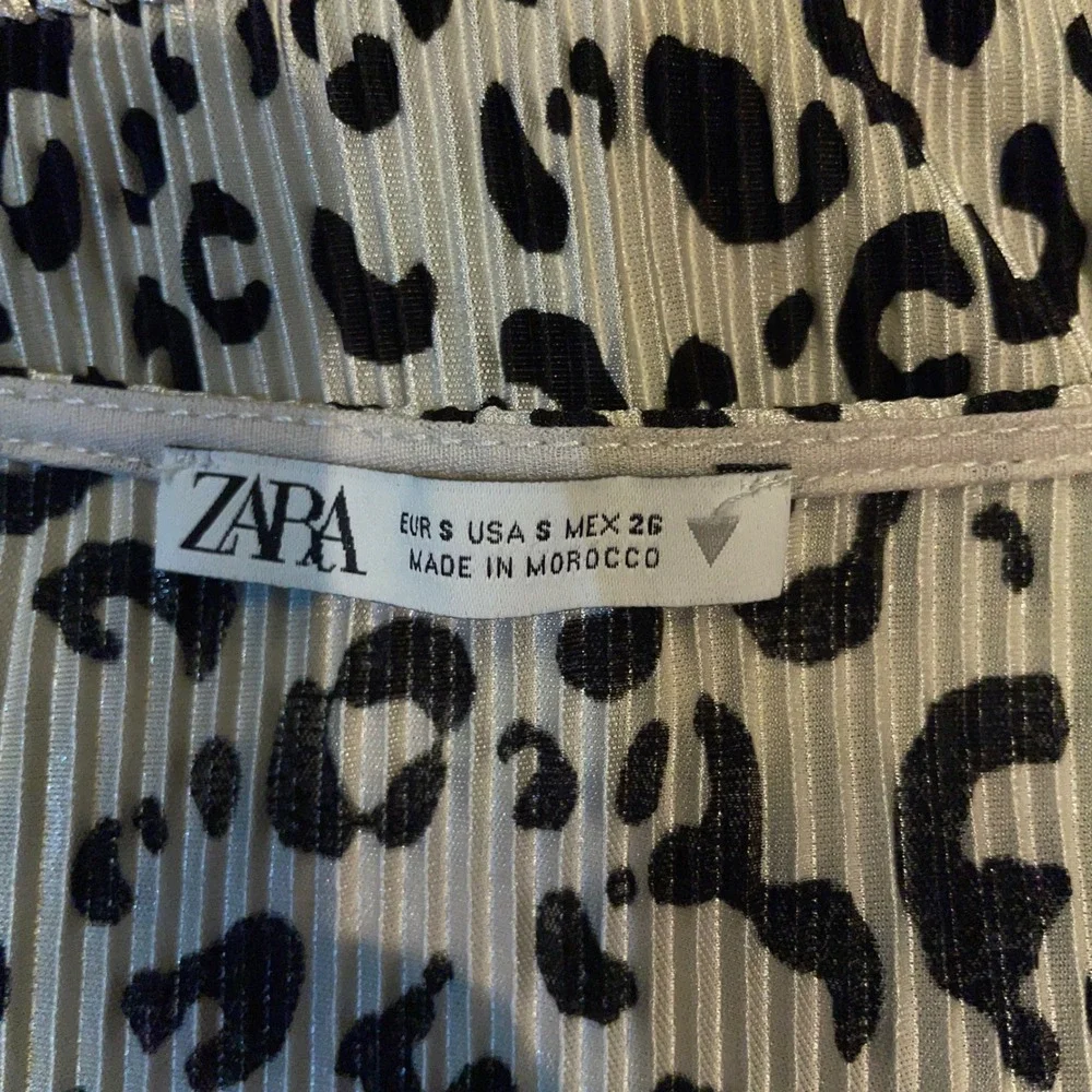 Zara Leopard Print Crop Top Long Sleeve Peplum Tie Front Y2K Animal Print Blouse